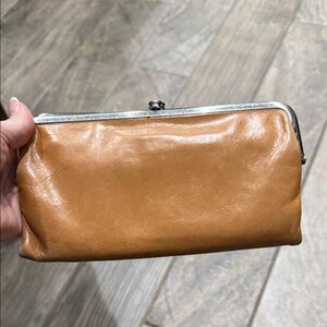 Hobo Lauren Leather Clutch Color Natural